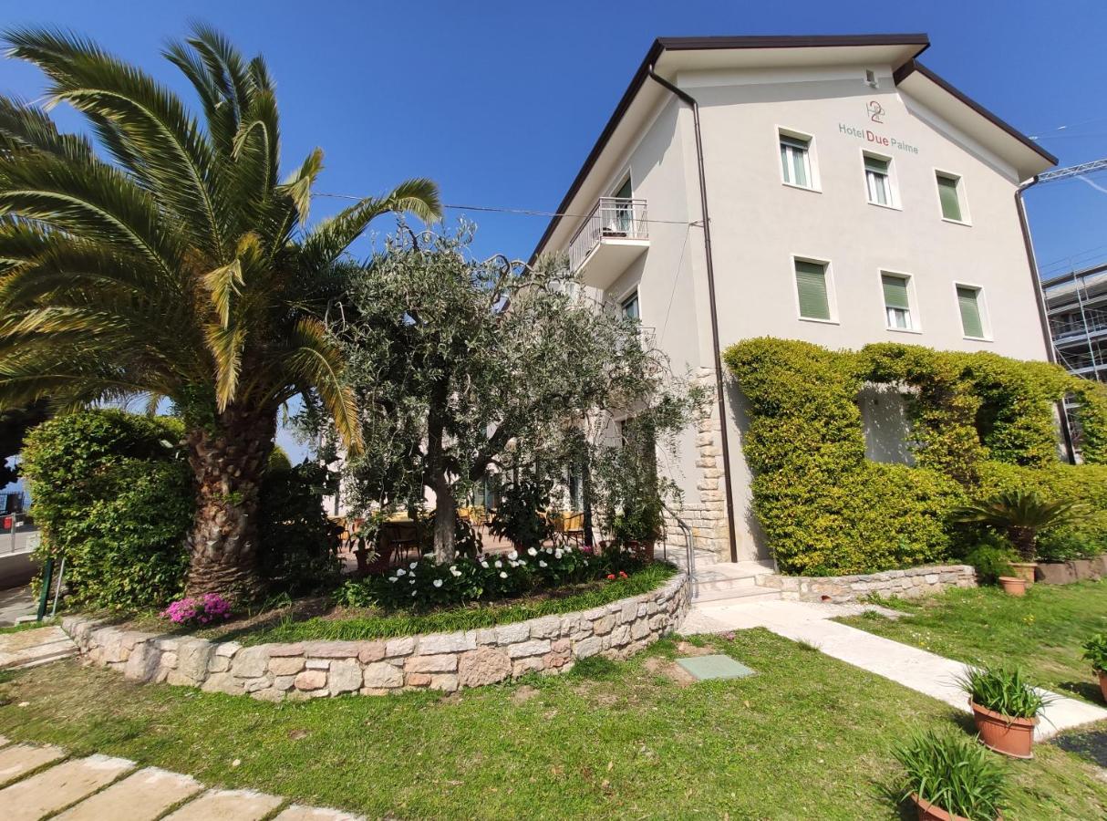 Hotel 2 Palme Torri Del Benaco Bagian luar foto