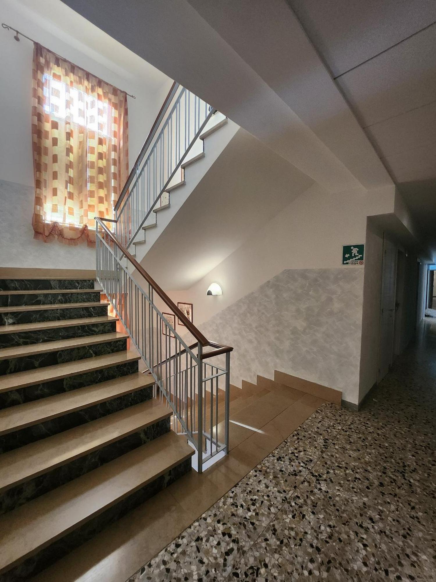 Hotel 2 Palme Torri Del Benaco Bagian luar foto